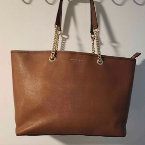 Michael kors jet set gold chain